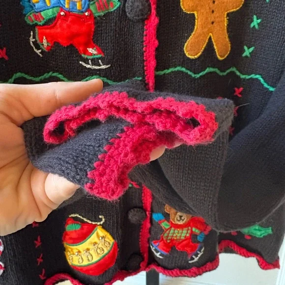 Nutcracker | Vintage Holiday Appliqué and Embroidery Cardigan | Medium - Picture 7 of 9